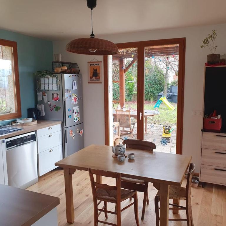 Grande maison entre montagne et campagne - Villa - 37