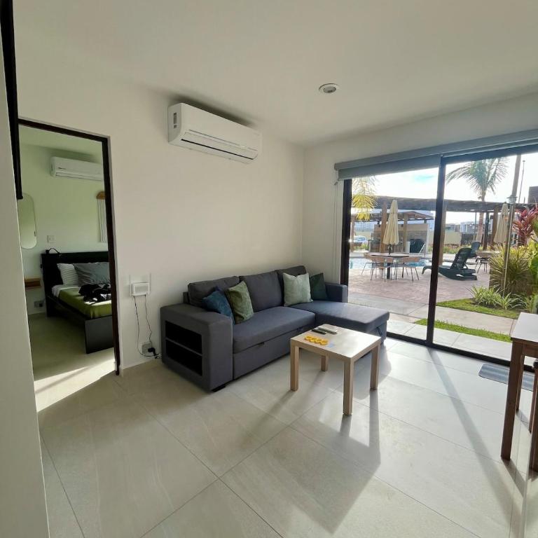 Perfect combination of comfort and sea - Three-Bedroom Apartment - 21