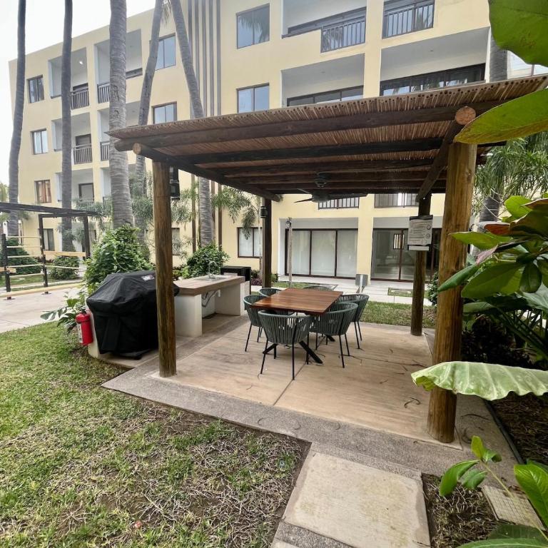 Perfect combination of comfort and sea - Three-Bedroom Apartment - 23