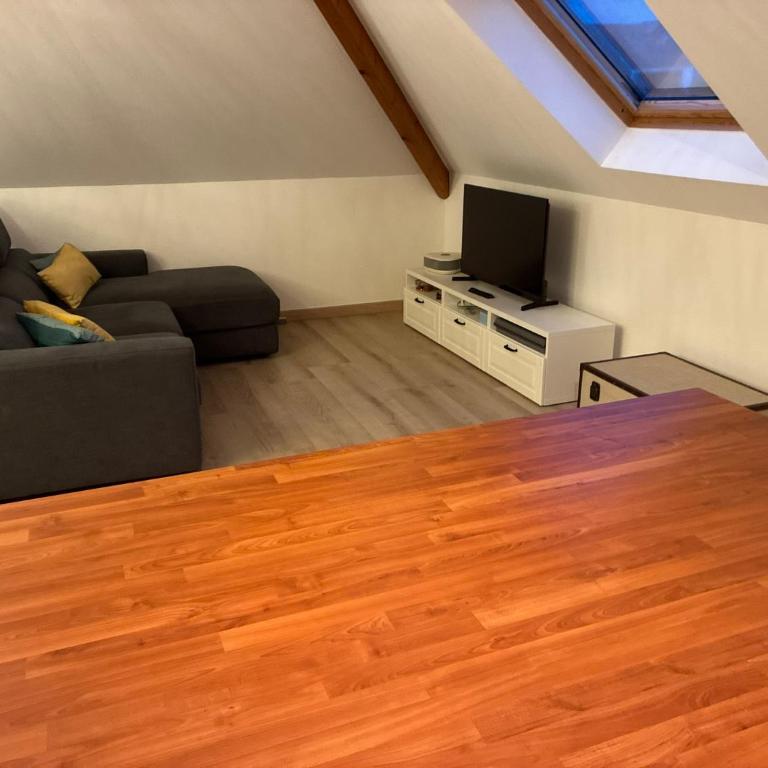 Parking- F3 65m2 - 10 min à pied du centre-ville - 4 personnes - Appartamento con 2 Camere da Letto - 18