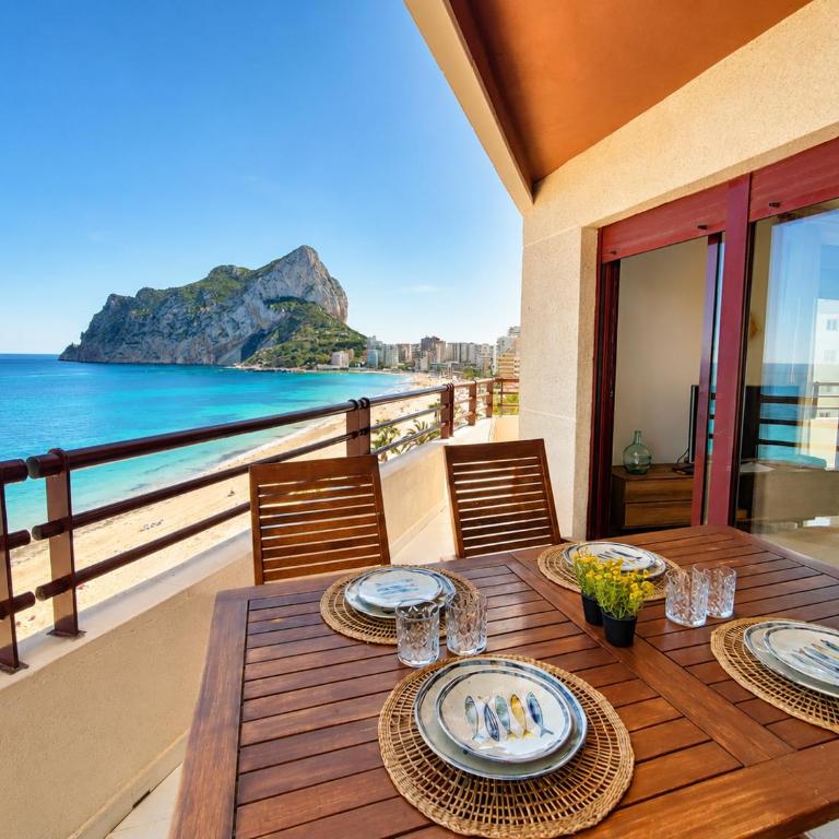 Apartamento Dúplex Aloha Calpe, primera línea de playa - Three-Bedroom Apartment - 16