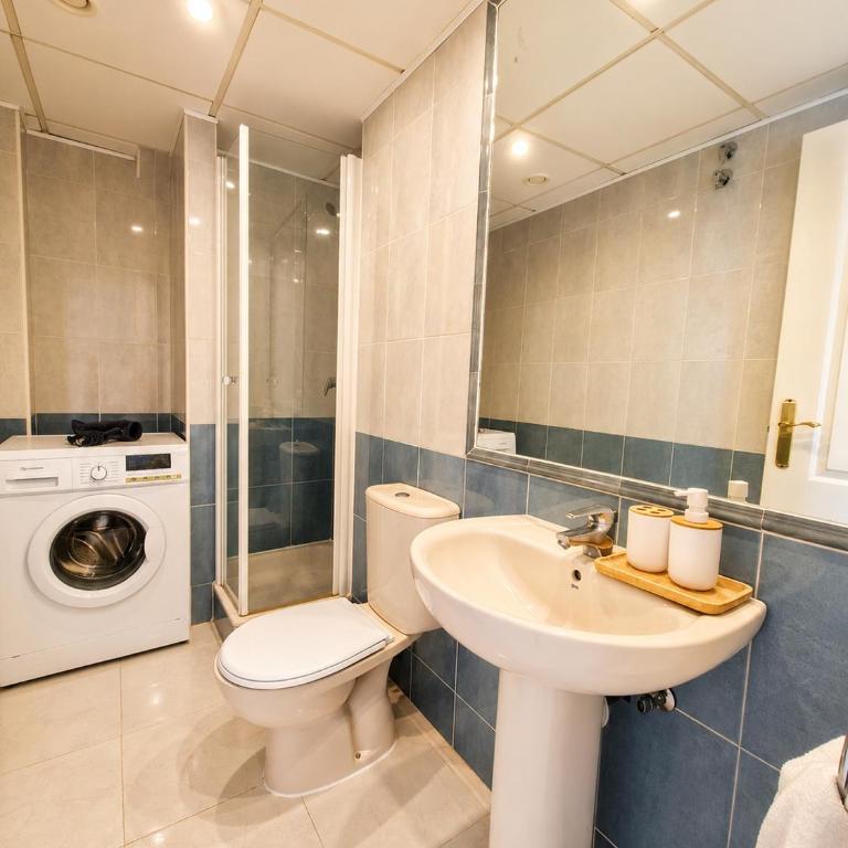 Apartamento Dúplex Aloha Calpe, primera línea de playa - Three-Bedroom Apartment - 19