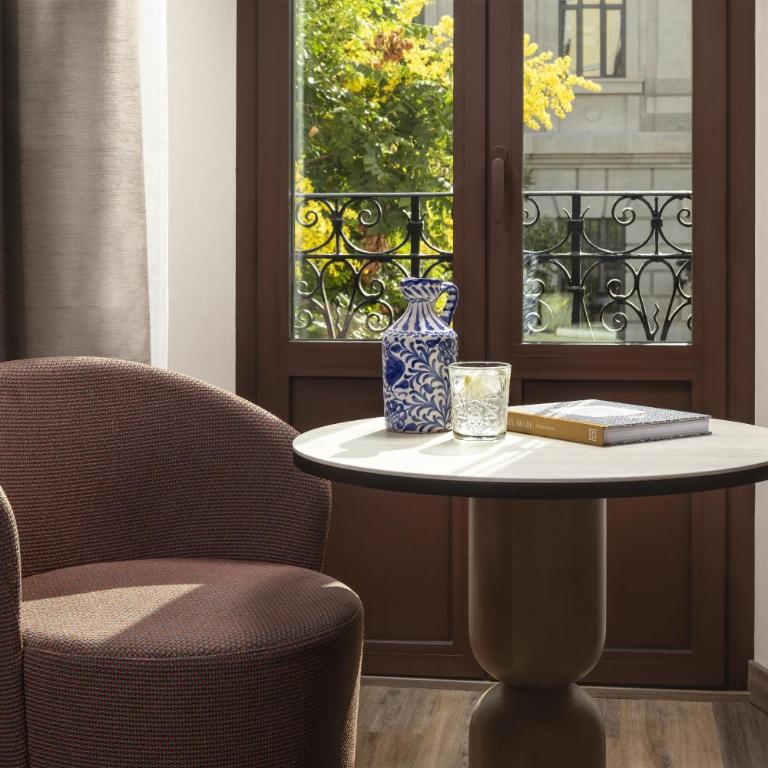 NH Collection Victoria - Superior Double Room with View - 1