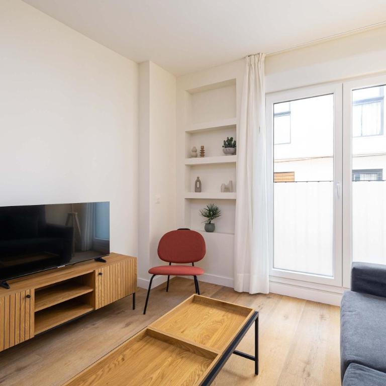 1 Bedroom Apartment with Private Patio for 2 in Central Malaga by Stay Homy - Apartamento - 11