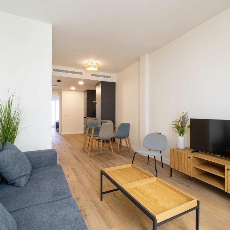 1 Bedroom Apartment with Private Patio for 2 in Central Malaga by Stay Homy - Apartamento - 12
