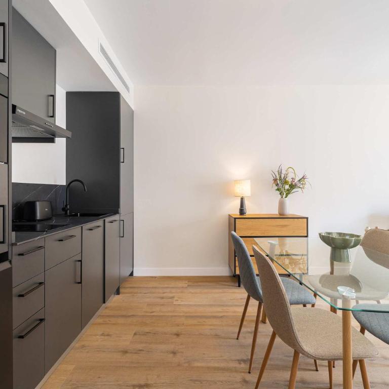 2BR for 4 Central Malaga Quiet Area by Stay Homy - Apartamento - 12