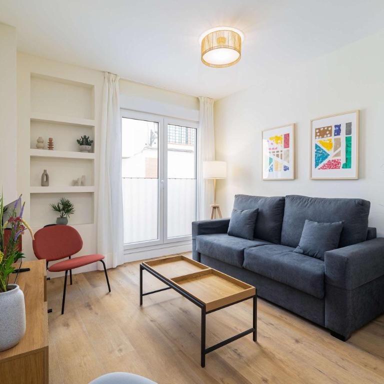 2 Apts for 4 with private Patio - Central Malaga by Stay Homy - Apartamento - 2