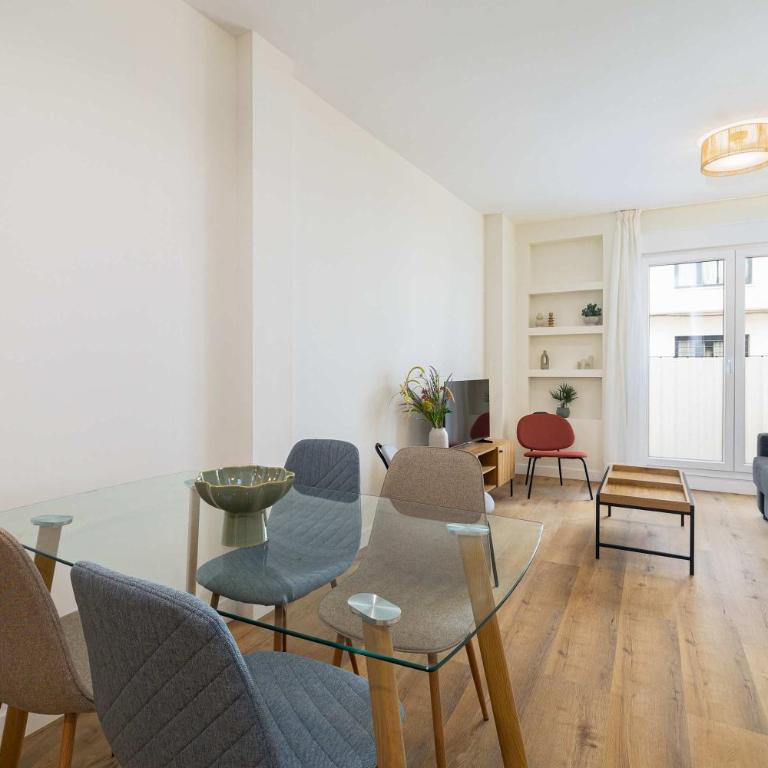 2 Apts for 4 with private Patio - Central Malaga by Stay Homy - Apartamento - 11
