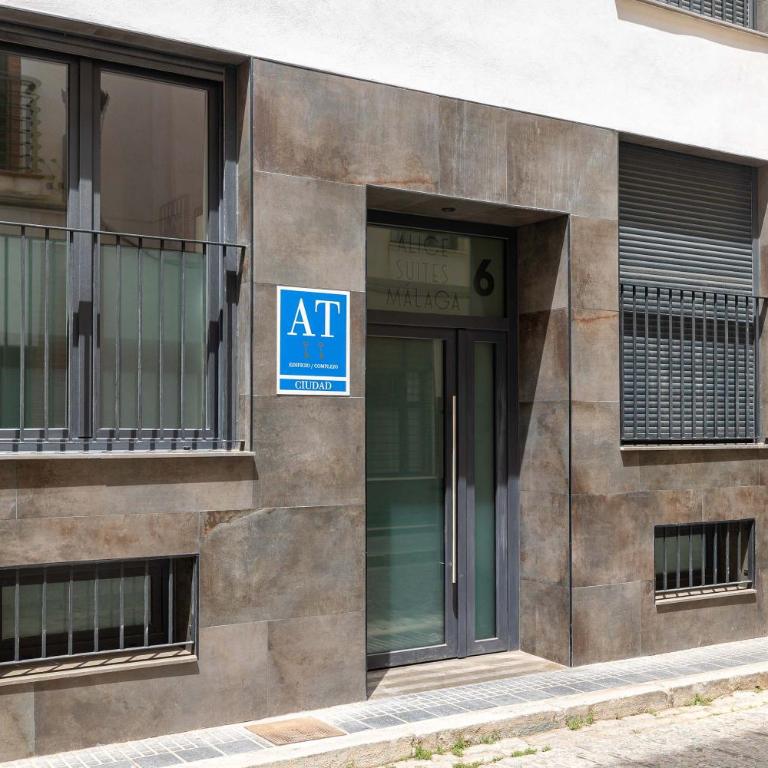 2 Apts for 4 with private Patio - Central Malaga by Stay Homy - Apartamento - 31