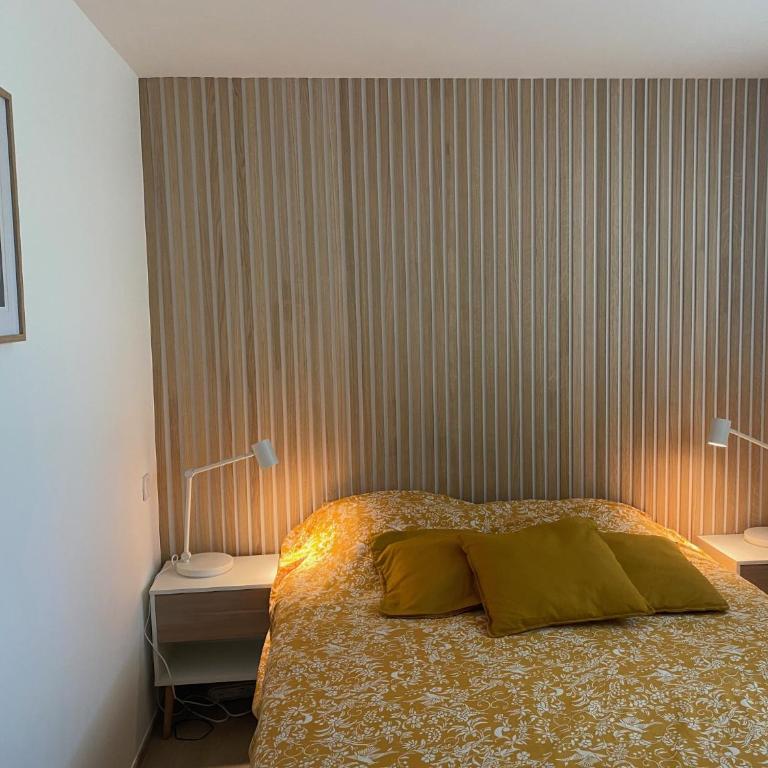VITTORIA IMMOBILIER - REZ DE JARDIN BORD DE MER Couchant - Two-Bedroom Apartment with Terrace - 10
