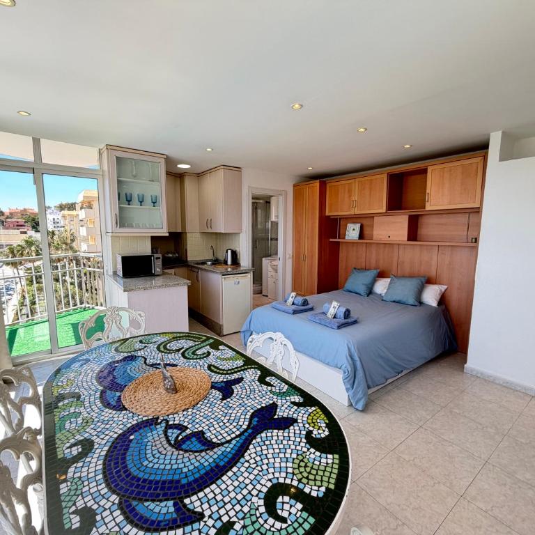 Estudio Luminoso con Vistas al Mar y Piscina - Estudio con 1 cama grande - 15