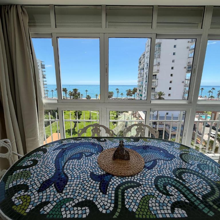 Estudio Luminoso con Vistas al Mar y Piscina - Estudio con 1 cama grande - 24
