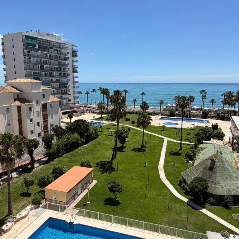 Estudio Luminoso con Vistas al Mar y Piscina - Estudio con 1 cama grande - 36