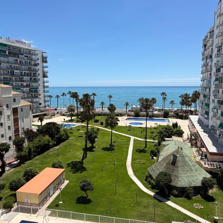 Estudio Luminoso con Vistas al Mar y Piscina - Estudio con 1 cama grande - 39