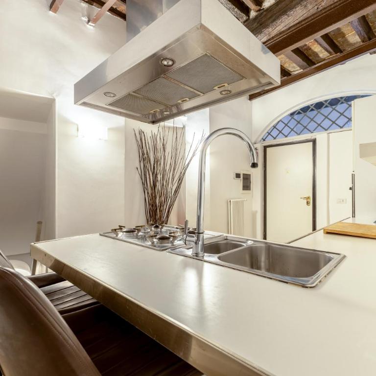 Campo dei Fiori Historic Apartment - Appartamento con 2 Camere da Letto - 26