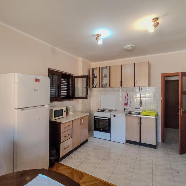 Apartment Anastasija - Two-Bedroom Apartment with Bay View - 18