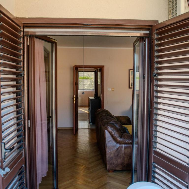 Apartment Anastasija - Two-Bedroom Apartment with Bay View - 51