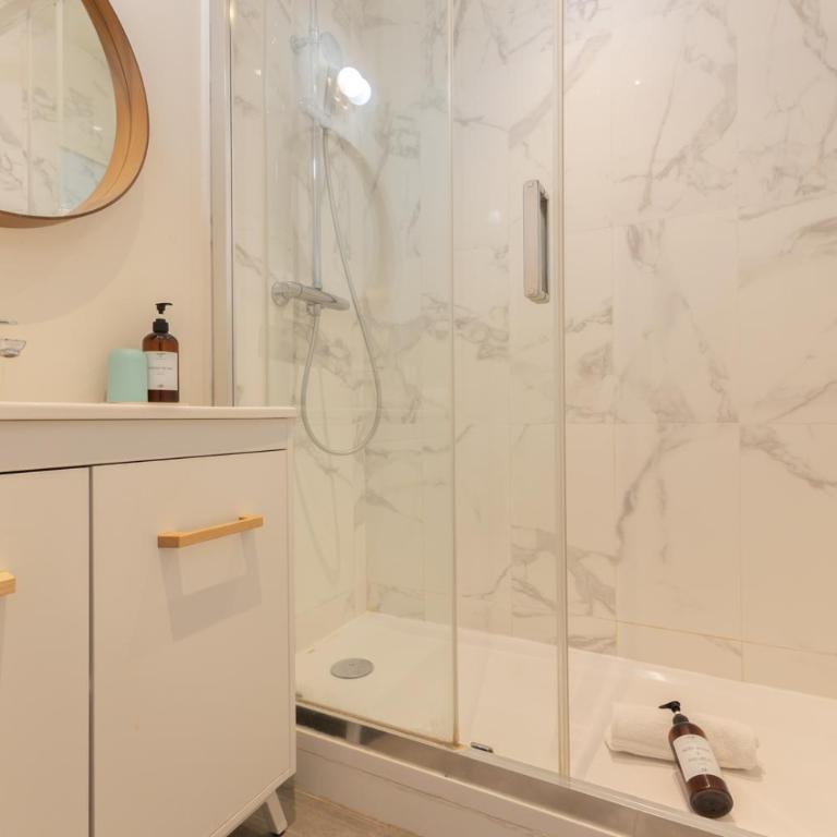 Magnifiques Appartements - Face a la Gare - Studio - 10