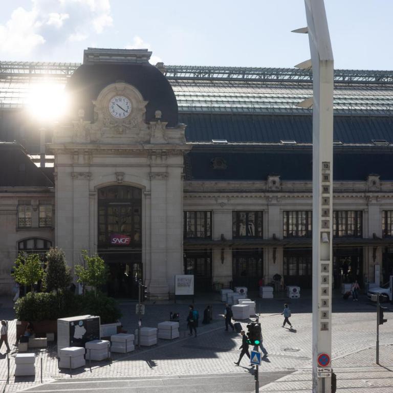 Magnifiques Appartements - Face a la Gare - Studio - 14