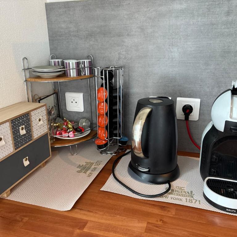 Parking- F3 65m2 - 10 min à pied du centre-ville - 4 personnes - Appartamento con 2 Camere da Letto - 24