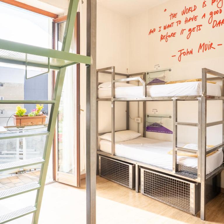 Ostello Bello Milano Centrale - Posto Letto in Dormitorio Femminile con 5 Letti - 1