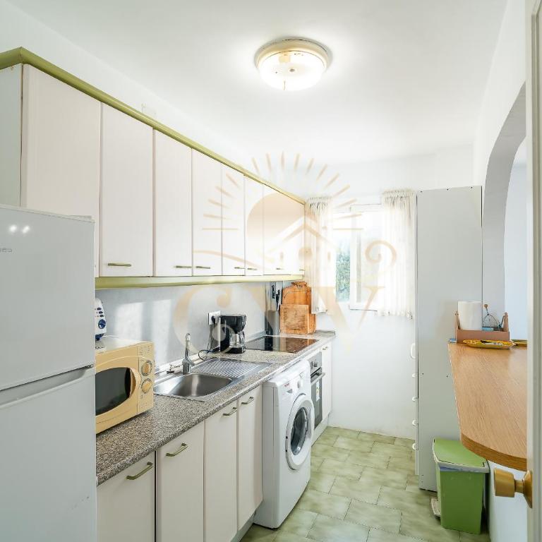 CYV Simple living near beach w pool in Fuengirola - Apartamento con balcón - 2