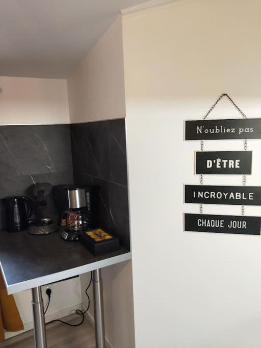 Méga Billard Baby Foot option Escape Game 5min de la gare - Appartement 3 Chambres - 24