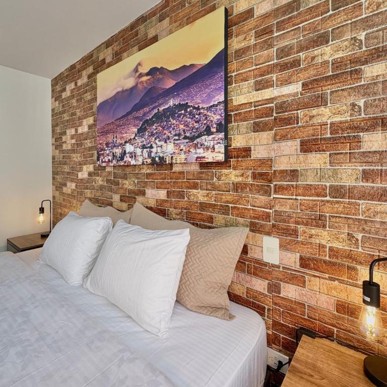 Suite with private balcony and parking - City view - One-Bedroom Apartment - 16