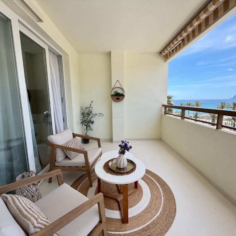 Primera Linea de Playa - Apartment with Sea View - 7