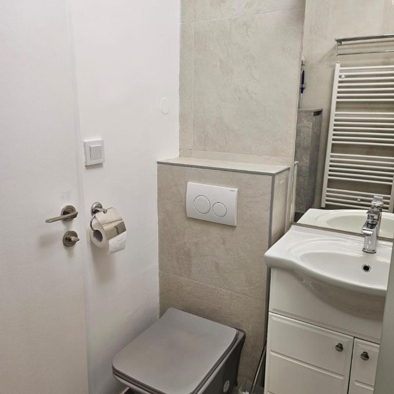 Cozy Stay Near Airport - Apartman sa 2 Spavaće Sobe - 16