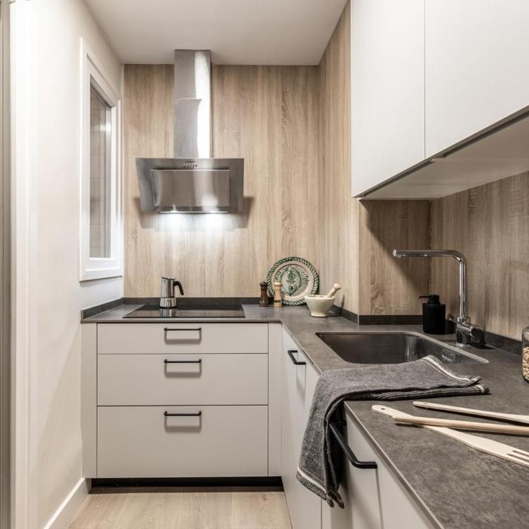 Spacest - Calle de Garcilaso A - Apartment - 21