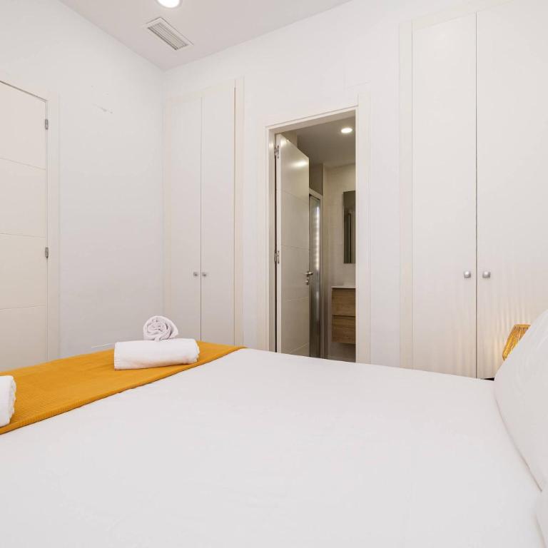 Modern Duplex - 10 Min Walk to City Center - Apartamento - 15