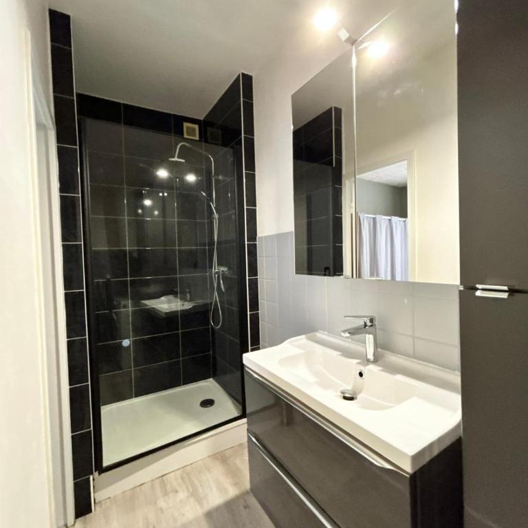 Le Tilleul, à 5min à pied de la Gare - One-Bedroom Apartment - 12
