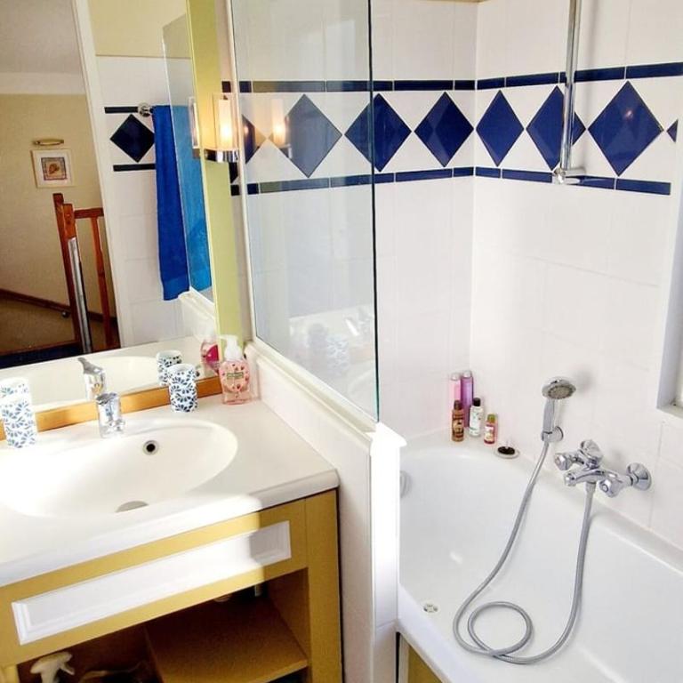"MOULIN VERT RIVAGE" Maison, 6 personnes, au coeur du golf, village vacances, accès piscines gratuit - Haus mit 2 Schlafzimmern - 10