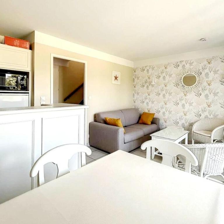 "MOULIN VERT RIVAGE" Maison, 6 personnes, au coeur du golf, village vacances, accès piscines gratuit - Haus mit 2 Schlafzimmern - 4