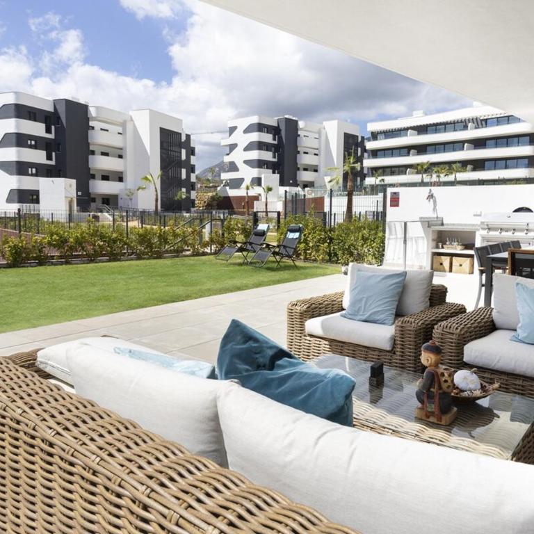Luxury Apartment with Garden in Higueron - Apartment - 3