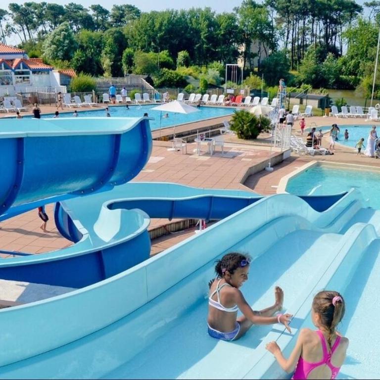"LA MAISON DU BOCAGE" Maison 6 personnes, accès piscines gratuit, résidence privée au coeur d'un golf - Maison 2 Chambres - 26