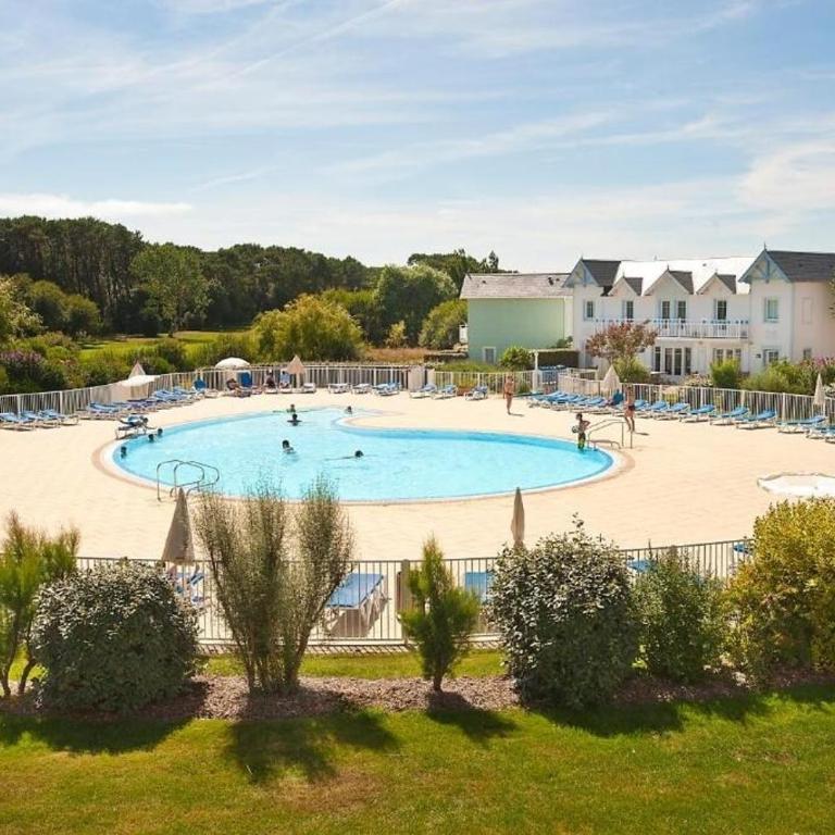 "LA MAISON DU BOCAGE" Maison 6 personnes, accès piscines gratuit, résidence privée au coeur d'un golf - Maison 2 Chambres - 3
