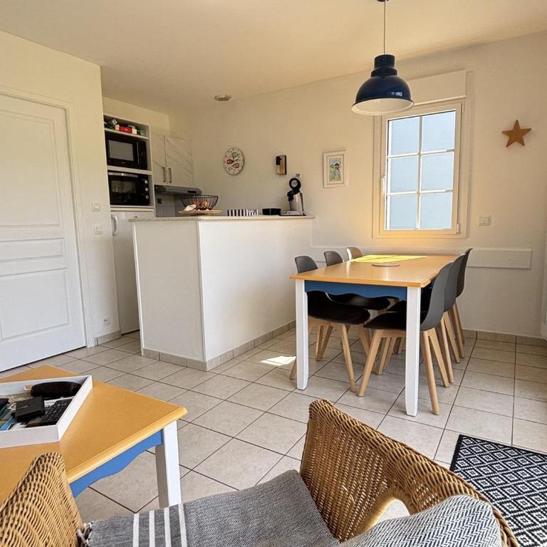 "LA MAISON DU BOCAGE" Maison 6 personnes, accès piscines gratuit, résidence privée au coeur d'un golf - Maison 2 Chambres - 9