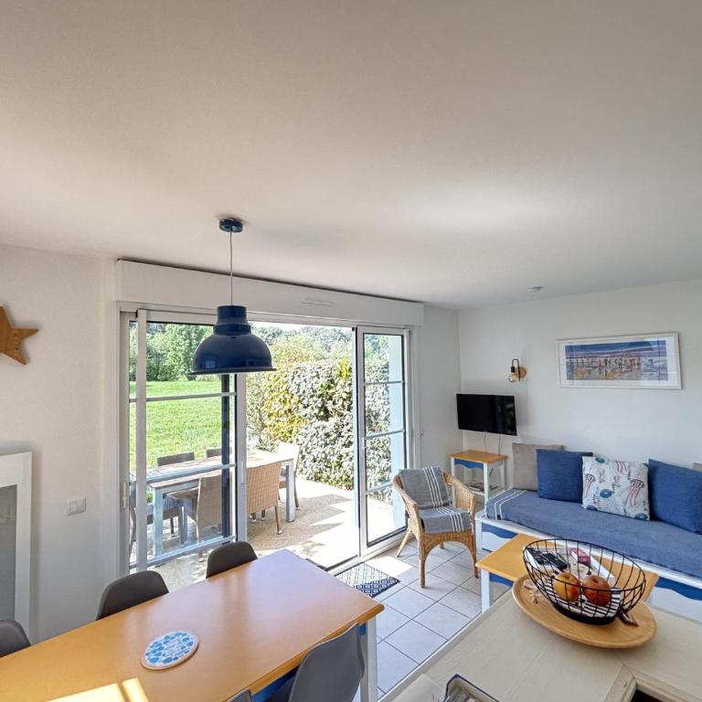 "LA MAISON DU BOCAGE" Maison 6 personnes, accès piscines gratuit, résidence privée au coeur d'un golf - Maison 2 Chambres - 1