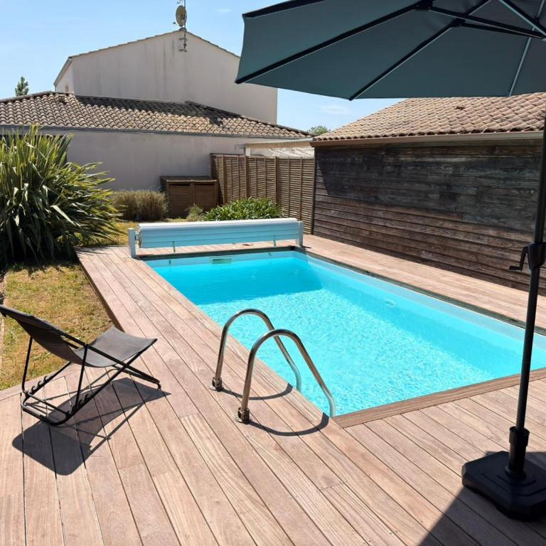 "AU BOIS DES AILES" Maison 6 personnes, internet wifi, piscine chauffée, jardin cosy - Maison 3 Chambres - 6