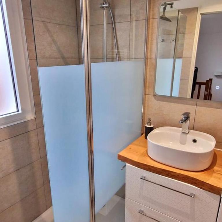"ENTRE GREENS ET VAGUES" Maison de vacances, cœur d'un golf, résidence privée, accès piscines gratuit - Maison de Vacances - 14