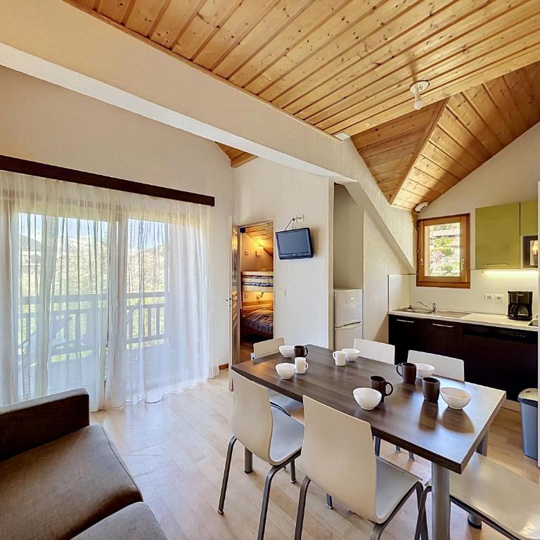 L'Eterlou by Mountain Collection Immobilier - 3 Pièces 2 chambres Confort 6 pers N°205 double balcon - 11