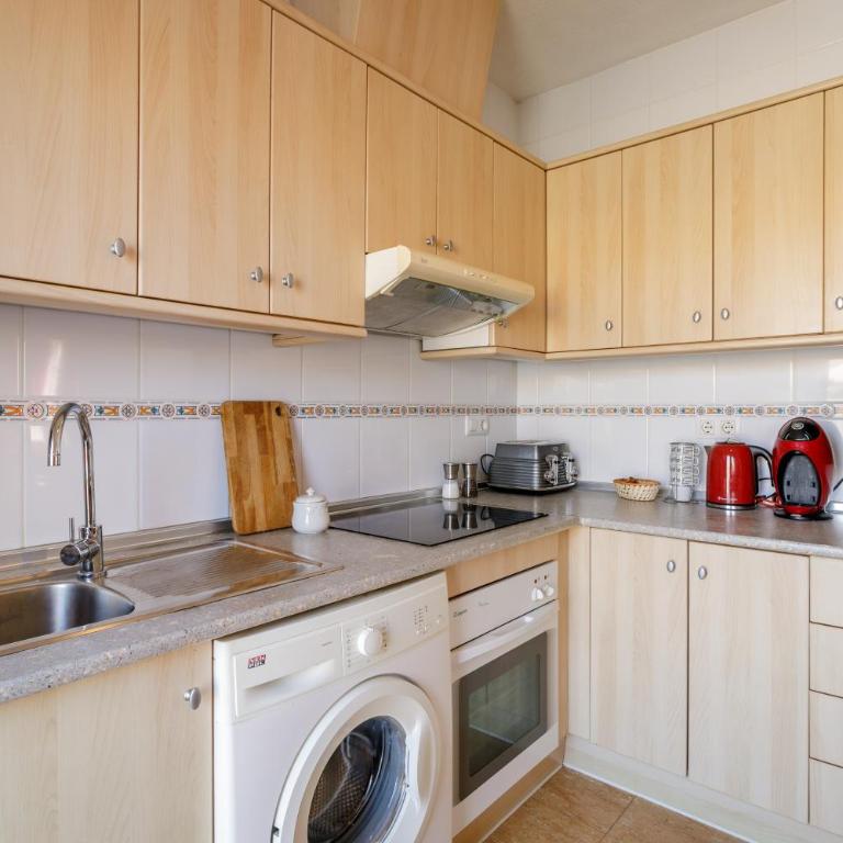Dawn of Busot - Three-Bedroom House - 8