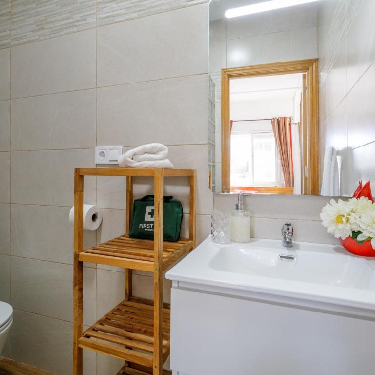 Dawn of Busot - Three-Bedroom House - 12