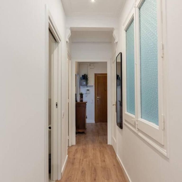Monthly Central Flat Urgell 1 min AC Wi-Fi - Apartment - 13