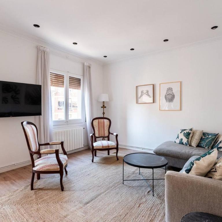 Monthly Central Flat Urgell 1 min AC Wi-Fi - Apartment - 15