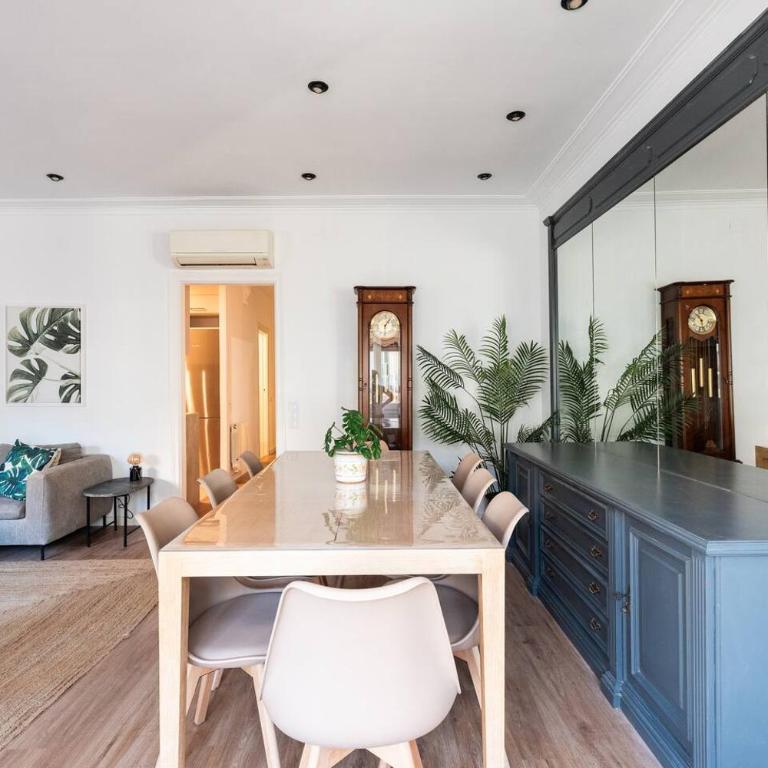 Monthly Central Flat Urgell 1 min AC Wi-Fi - Apartment - 31