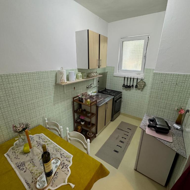 Cozy Sea View Apartment Dobrota - Two-Bedroom Apartment - 10