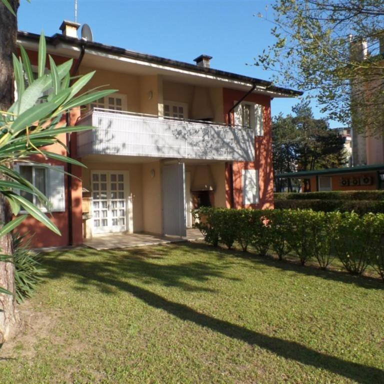 Practical flat in a villa in Bibione centre - Appartamento - 1